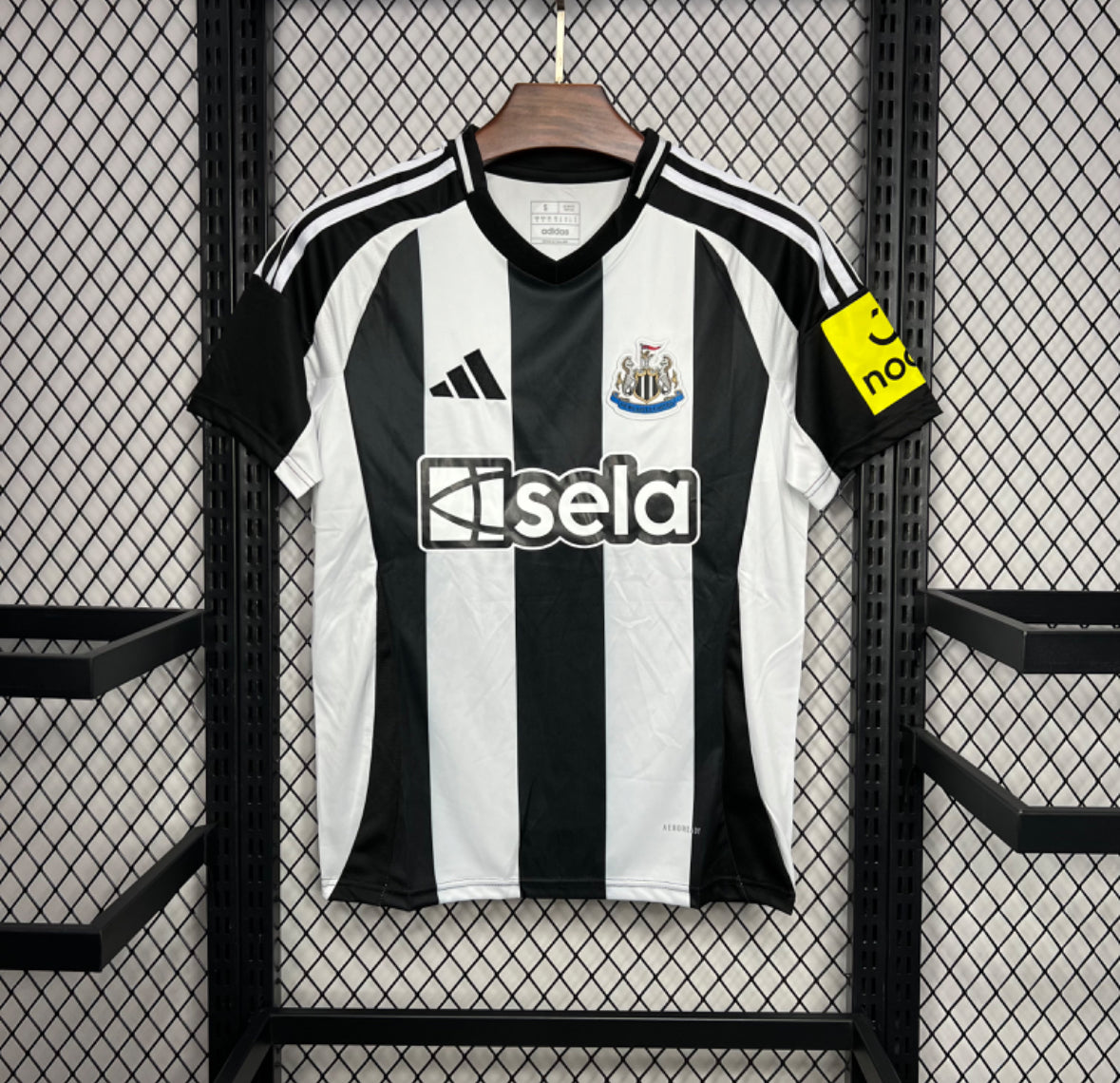 Newcastle United 2024/25 Home Fan